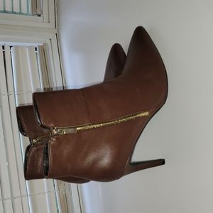 Brown stiletto le Chateau boots